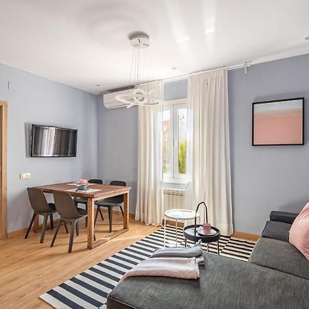 Three Bedrooms Apartment Barcelona Exterior photo